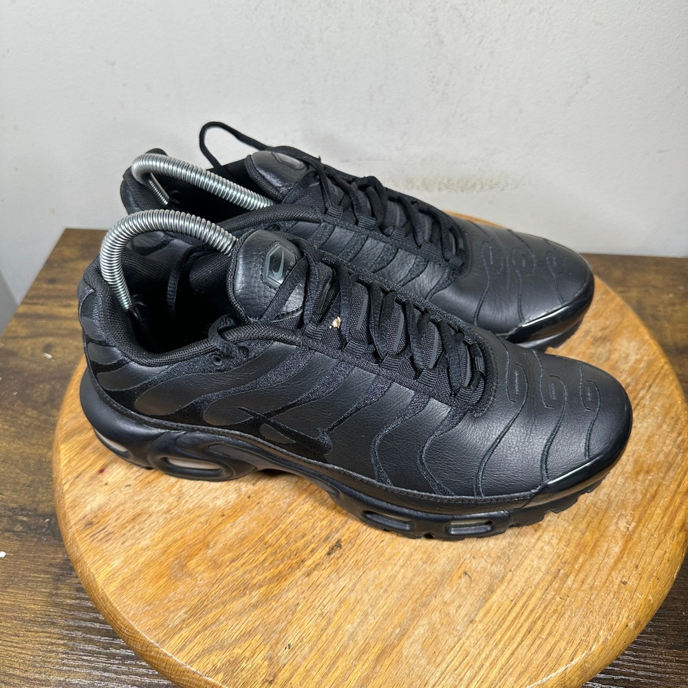 Nike Air Max Plus TN Triple Black Leather Mens AJ2029-001 Size 8